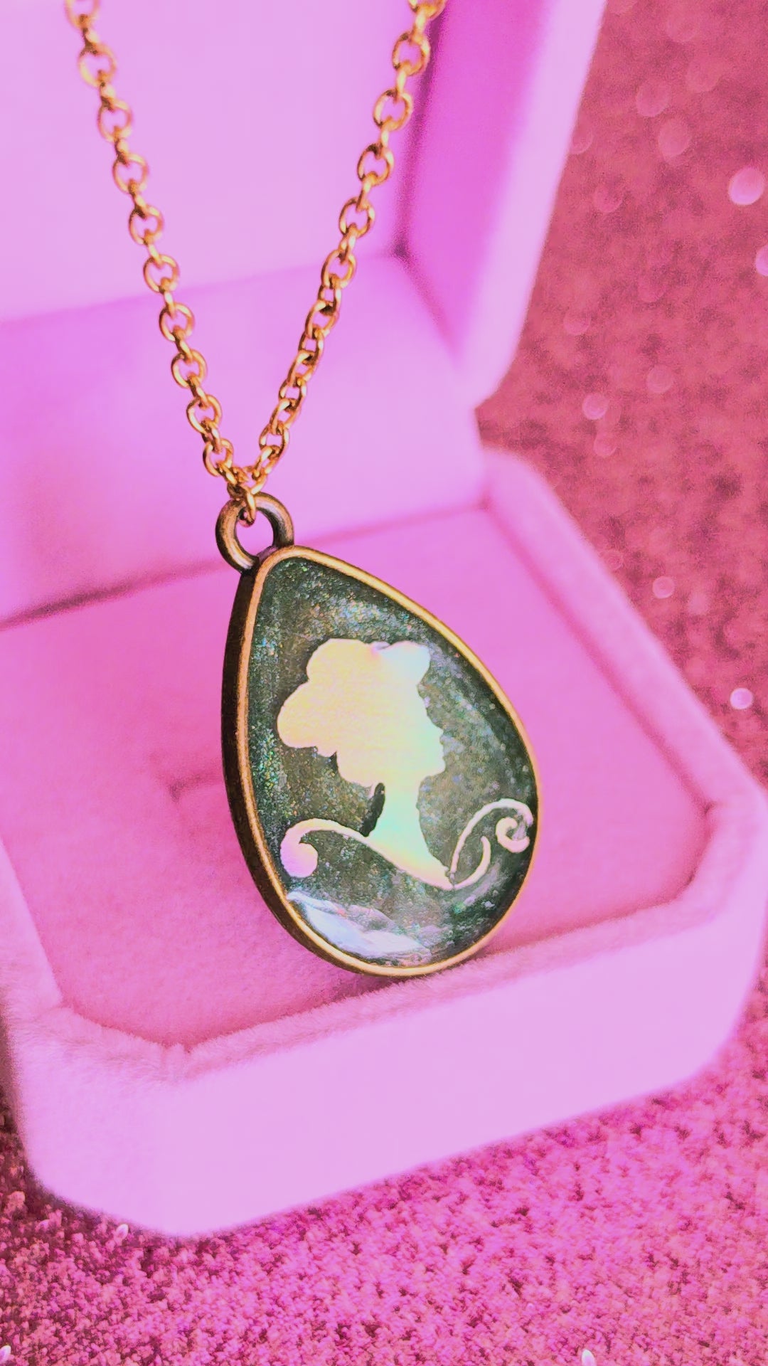 Collar Lady Whistledown — Resina Iridiscente | Bridgerton Inspired Jewelry