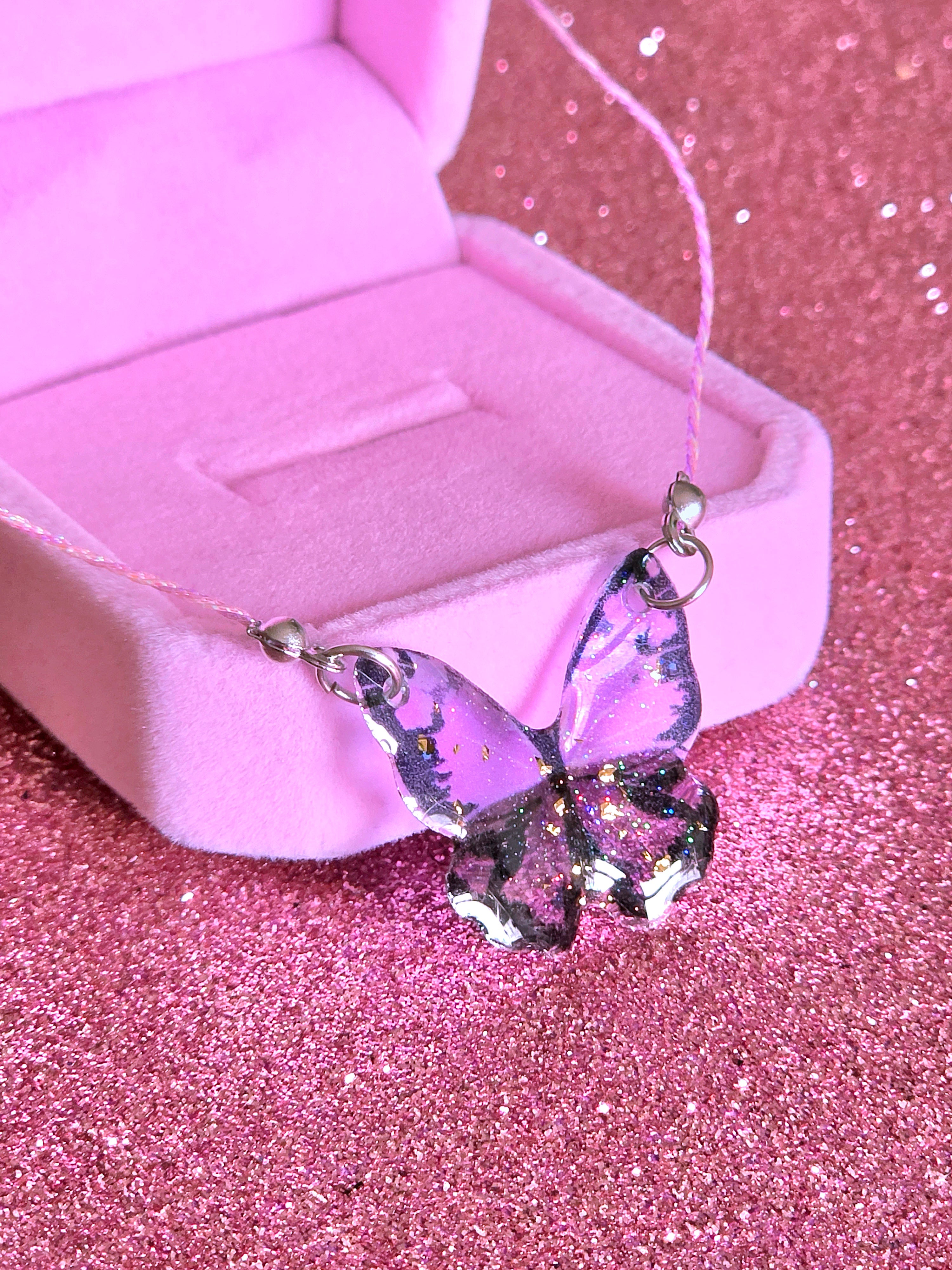 Collar Mariposa Lila — Cordón Iridiscente & Lágrimas de Cristal | Fairycore