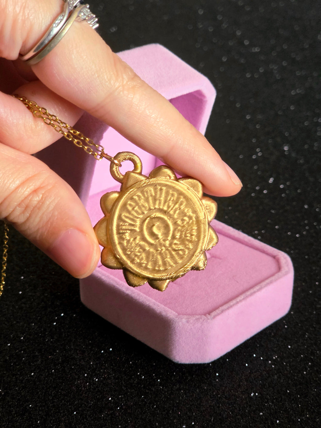 Collar Princesa Anastasia – Colgante Acero Inoxidable Pintado a Mano | Joyería Fantasía