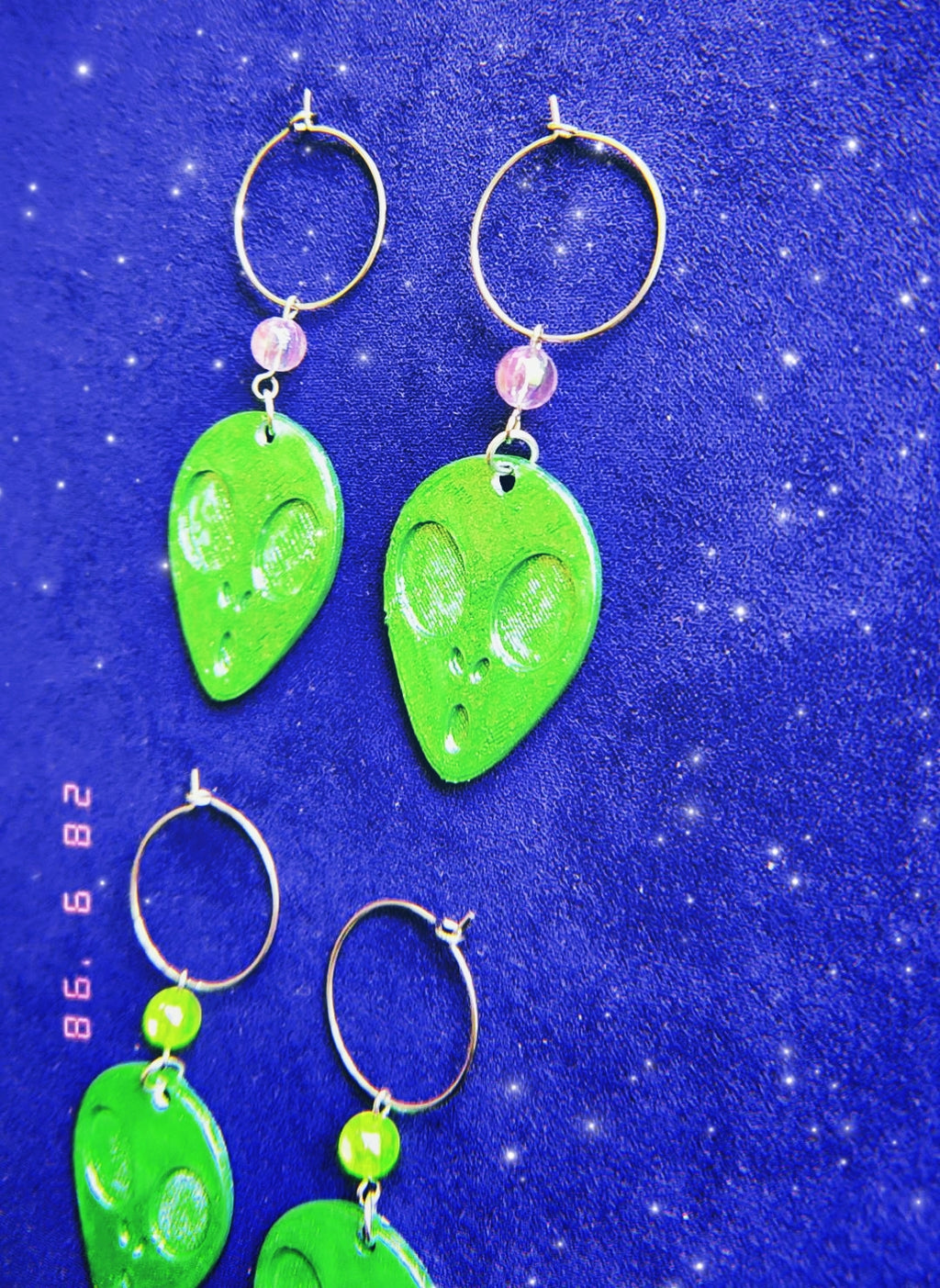 Pendientes Dandadam Anime – Acero Inoxidable y 3D | WitchBelyArt