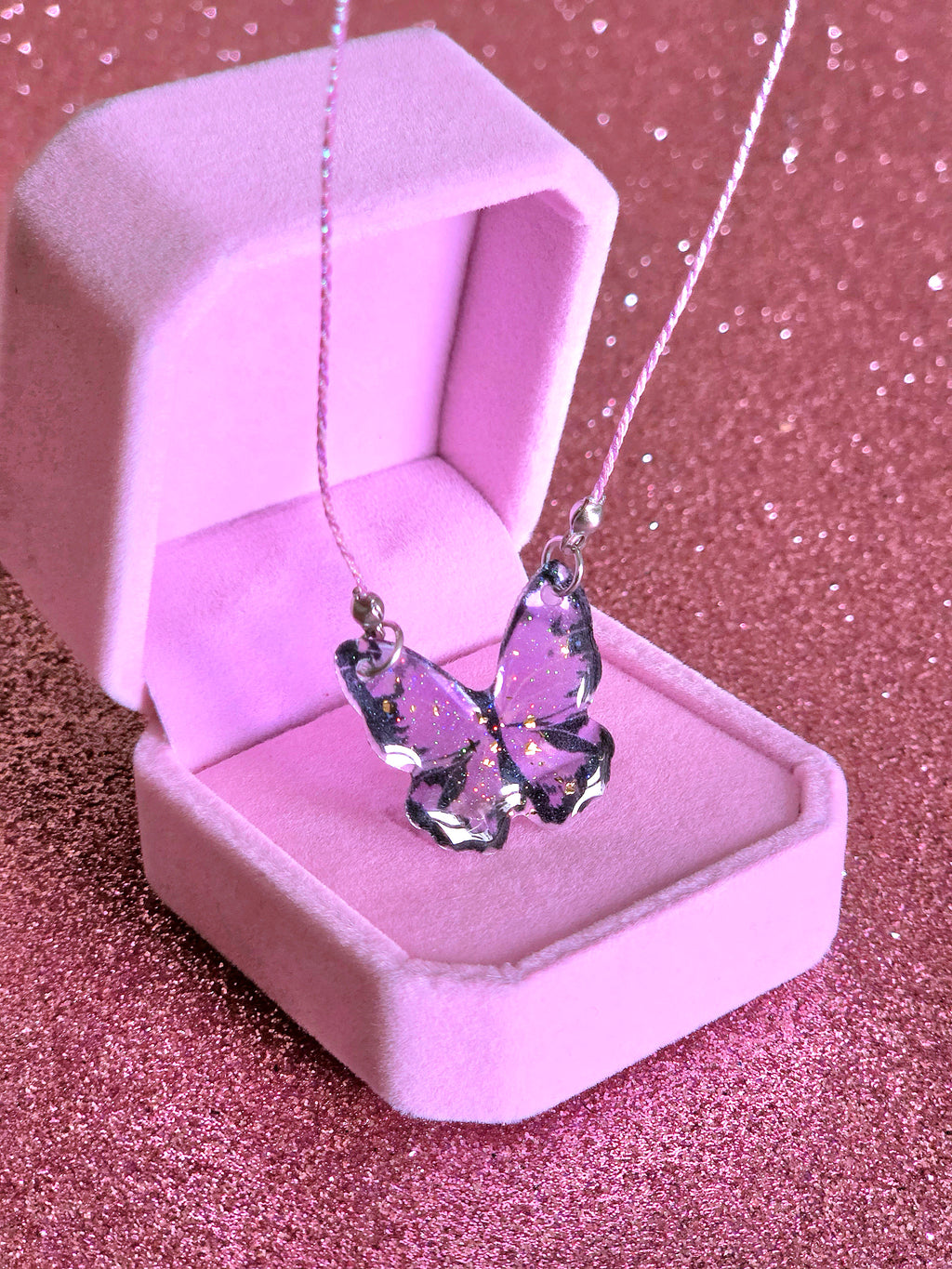 Collar Mariposa Lila — Cordón Iridiscente & Lágrimas de Cristal | Fairycore