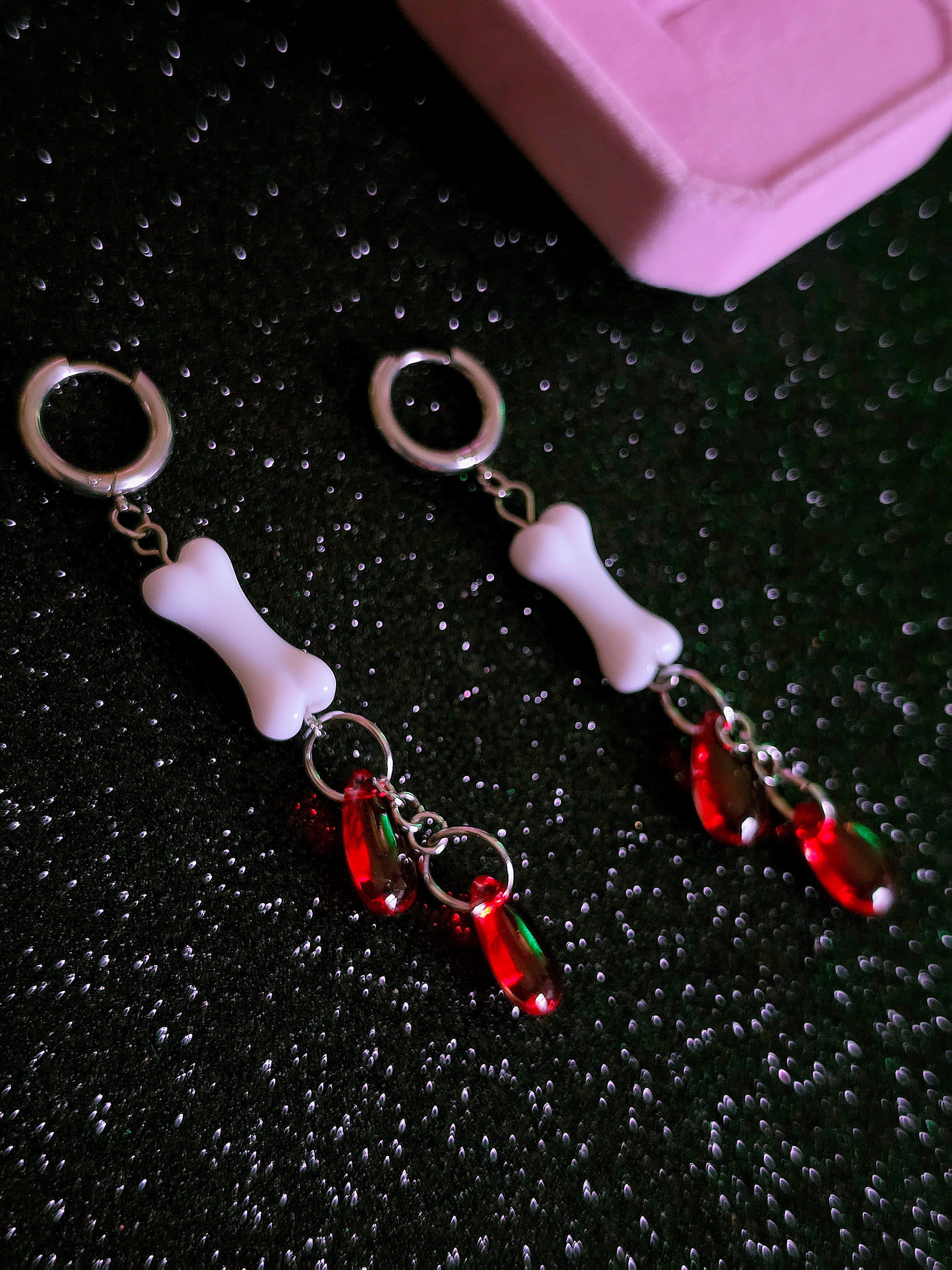 Pendientes Bleeding Bones 🩸 Goth Witch Style