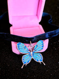 Gargantilla Mariposa Quicksilver — Terciopelo Azul | Romantasy Handmade