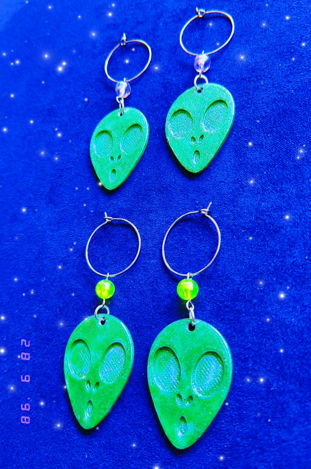 Pendientes Dandadam Anime – Acero Inoxidable y 3D | WitchBelyArt