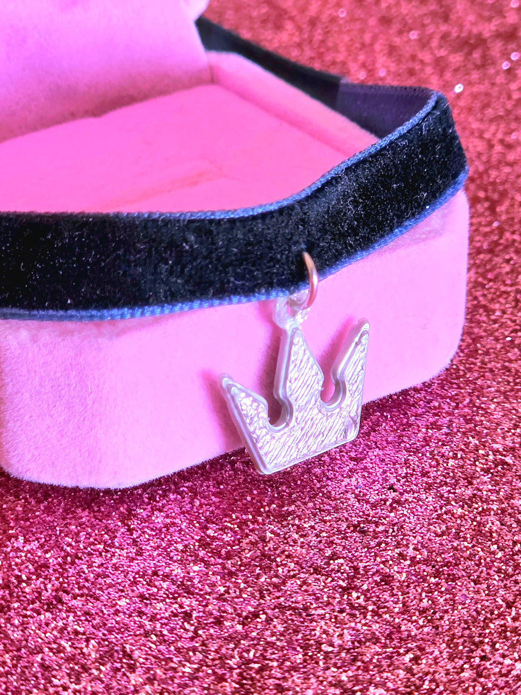 Gargantilla Kingdom Hearts – Charm 3D Corona | WitchBelyArt