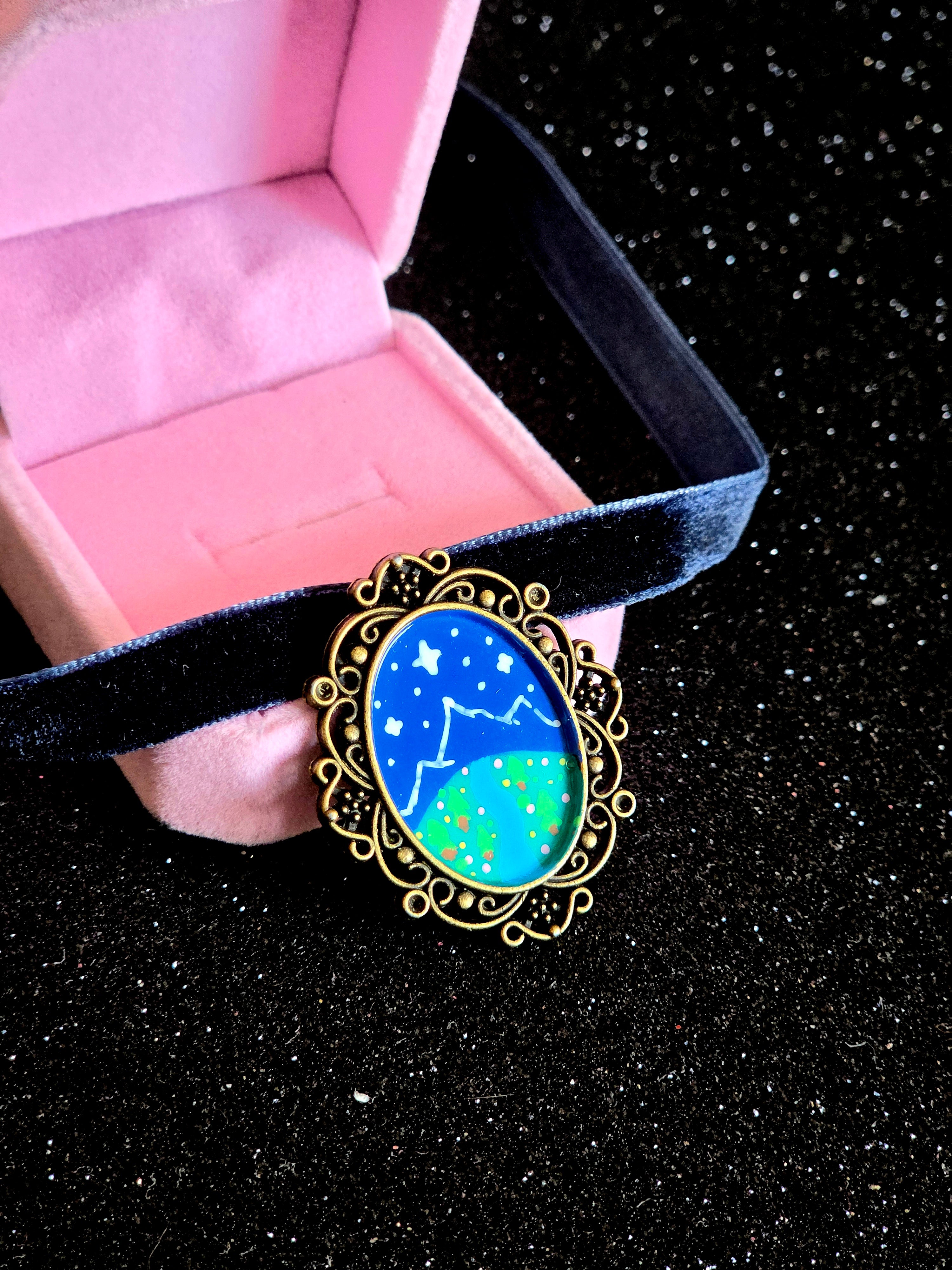 Gargantilla Velaris ACOTAR – Choker Terciopelo Azul Romantasy Fairycore