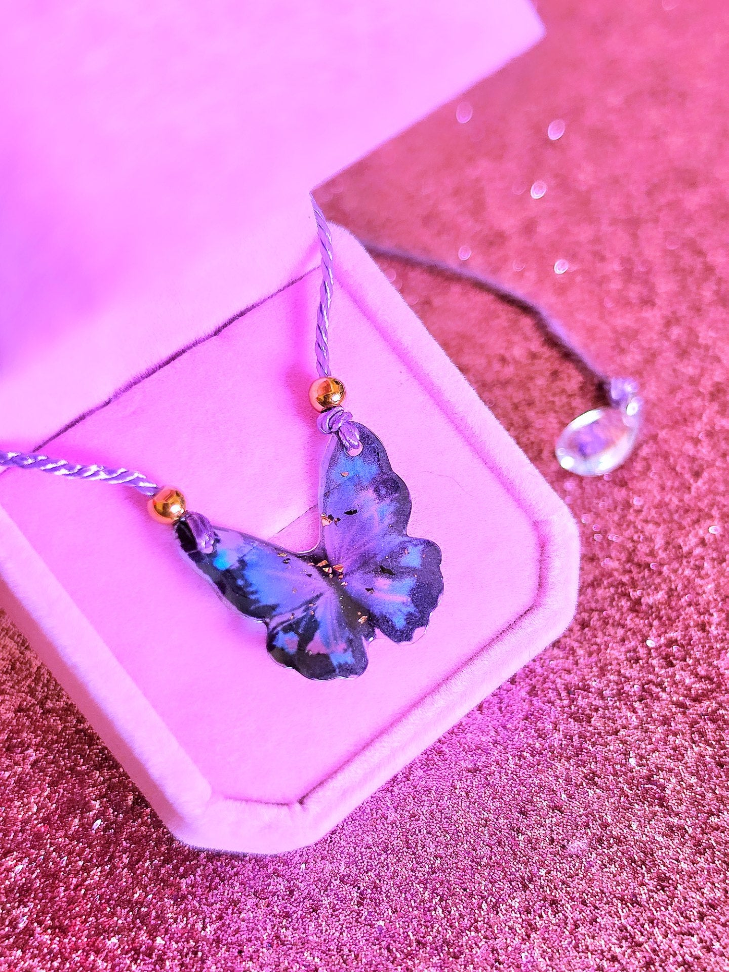 Collar Mariposa Resina Morada – Estilo Fairycore Hecho a Mano