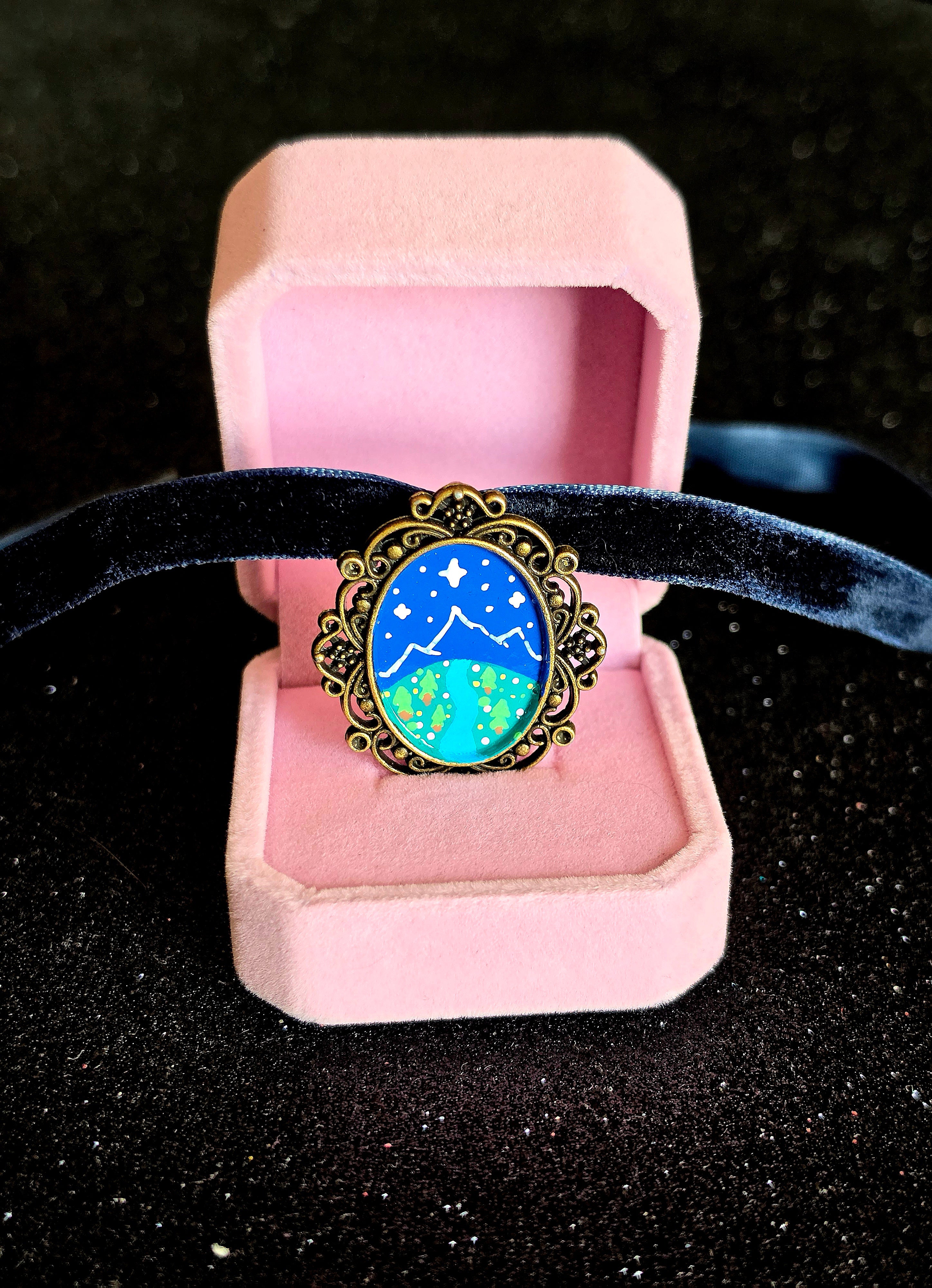 Gargantilla Velaris ACOTAR – Choker Terciopelo Azul Romantasy Fairycore