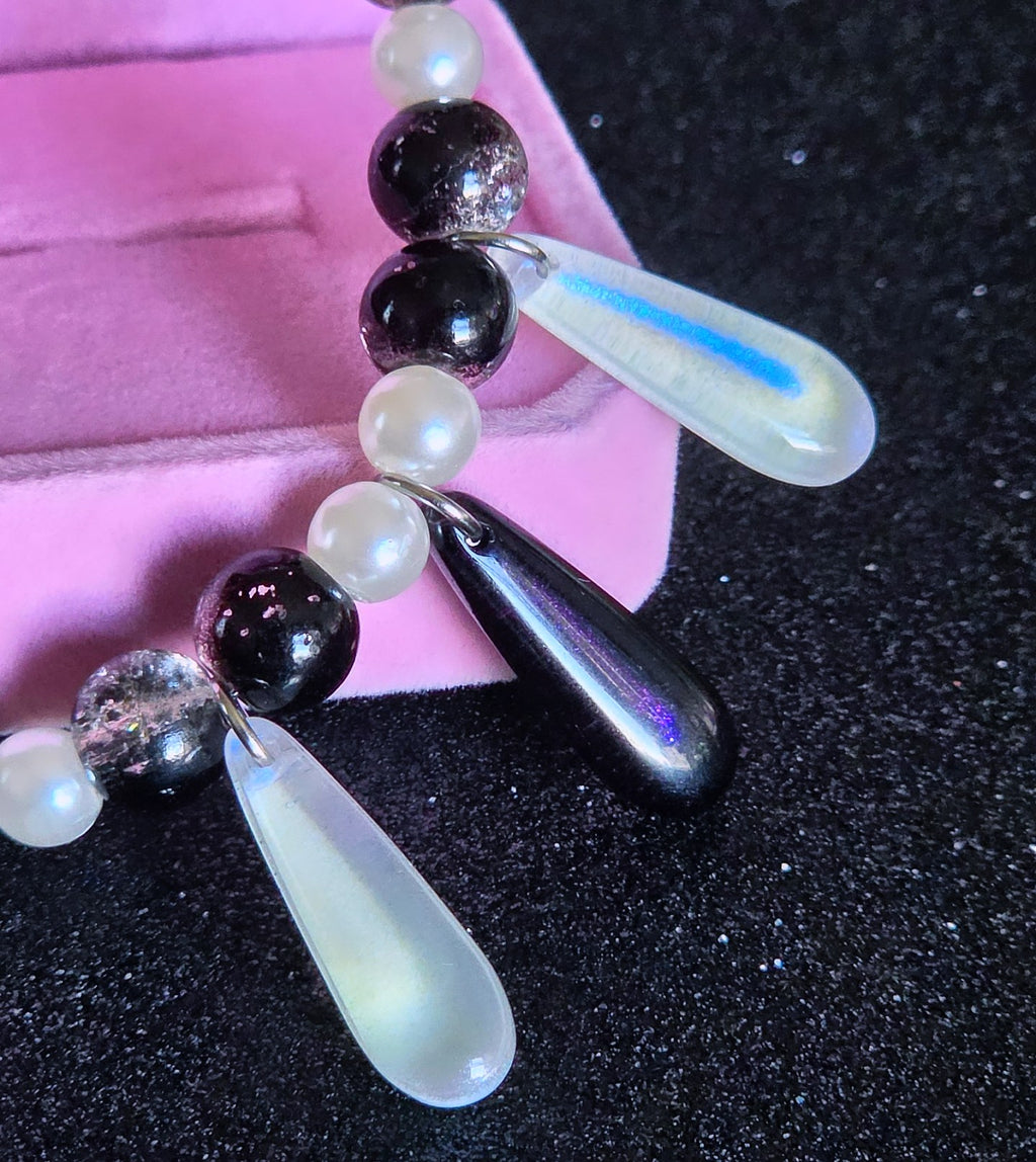 Collar de perlas y lágrimas de cristal romantasy mononoke Ghibli inspired