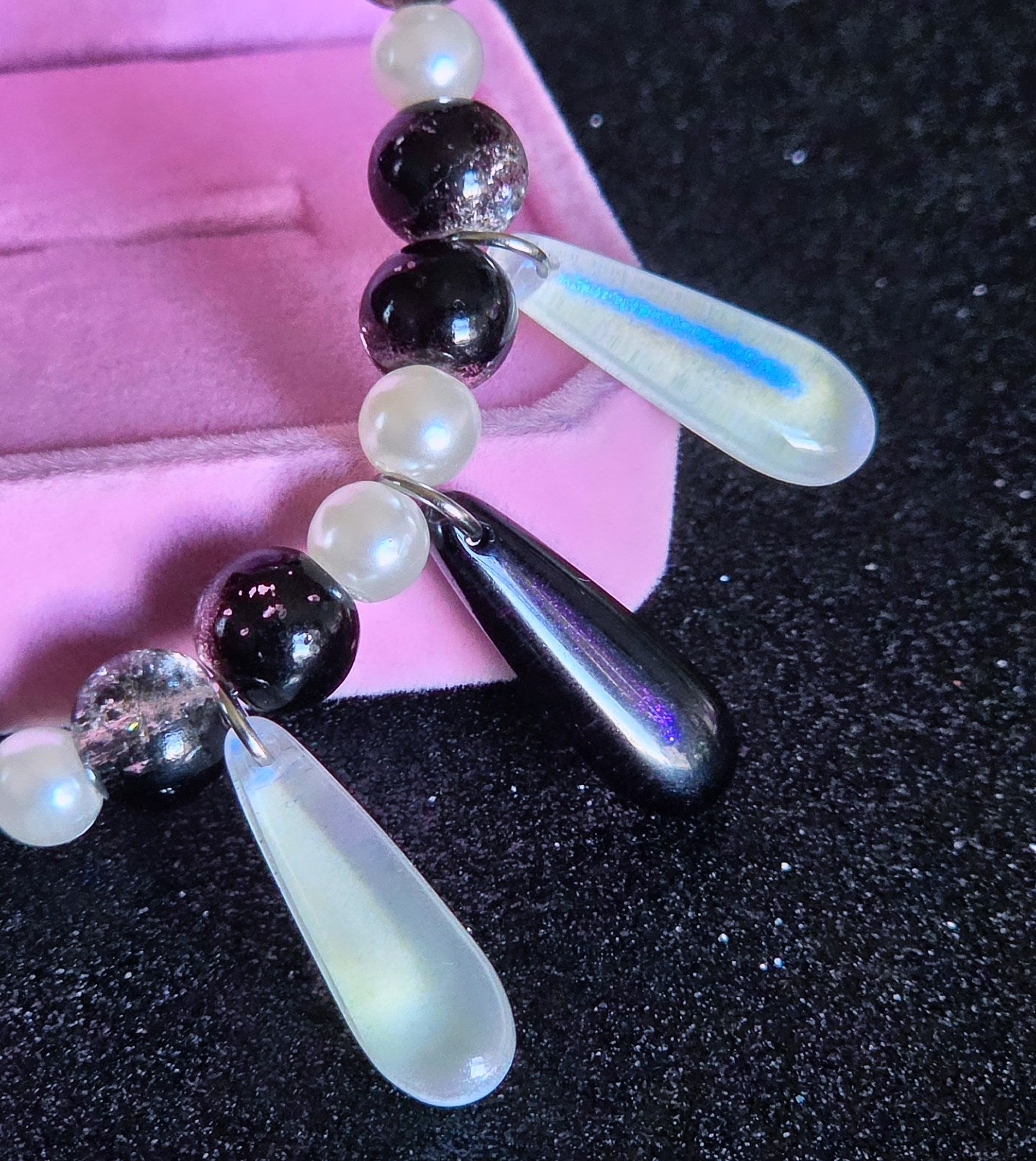 Collar de perlas y lágrimas de cristal romantasy mononoke Ghibli inspired